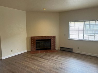 1260 Second Street 2 Beds Apartment for Rent