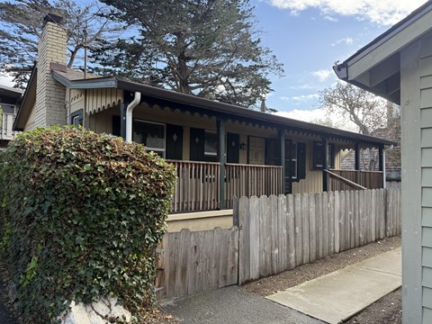 464-472 Ramona Avenue 1-4 Beds Apartment for Rent