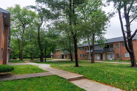 Courtyard at the Estates