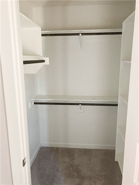 Fayetteville Townhomes Walk In Closet