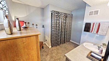 Studio Apartments Gladstone MO - Photo Gallery 6