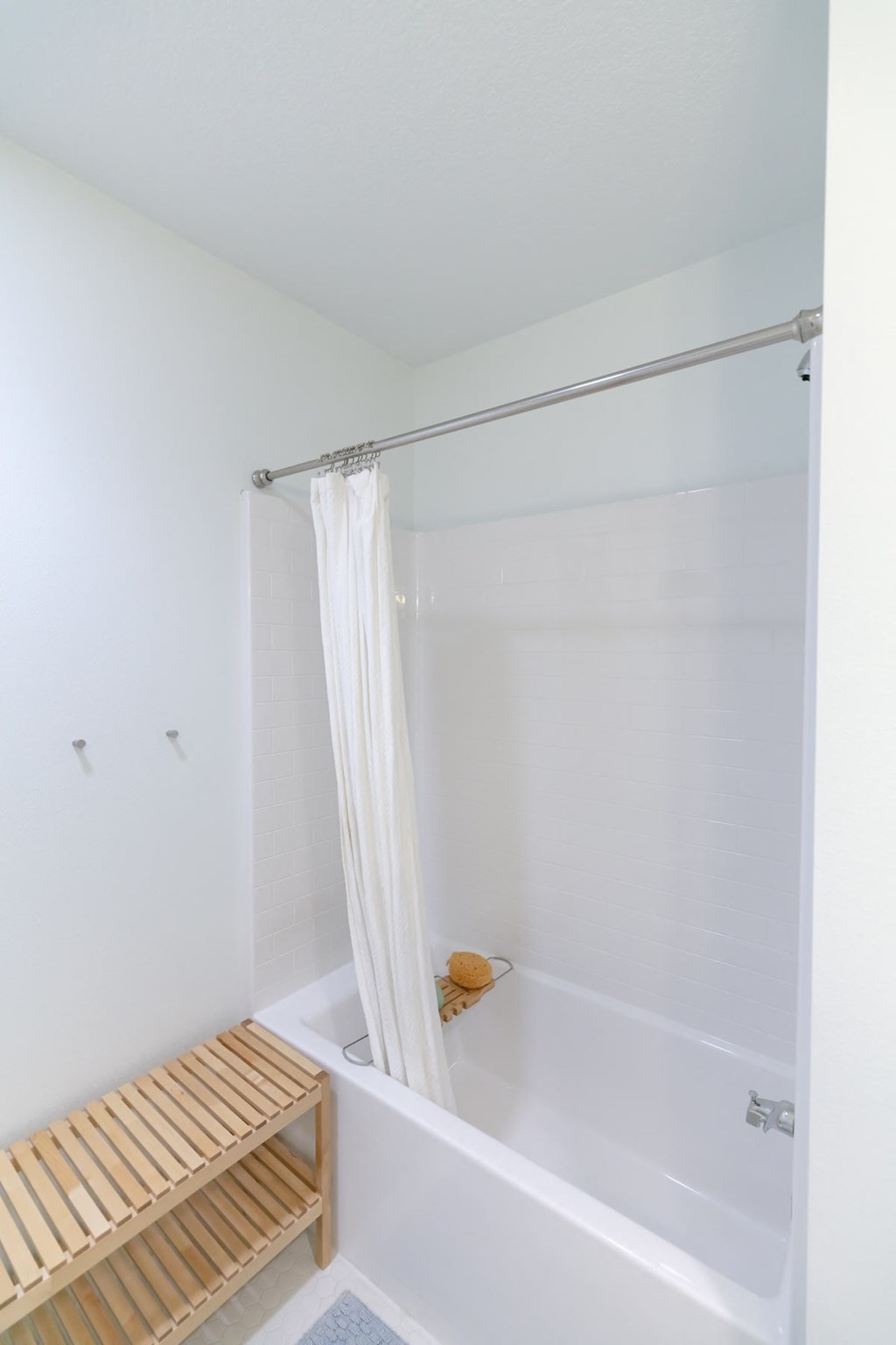 Des Moines 2 Bedroom Apartments shower