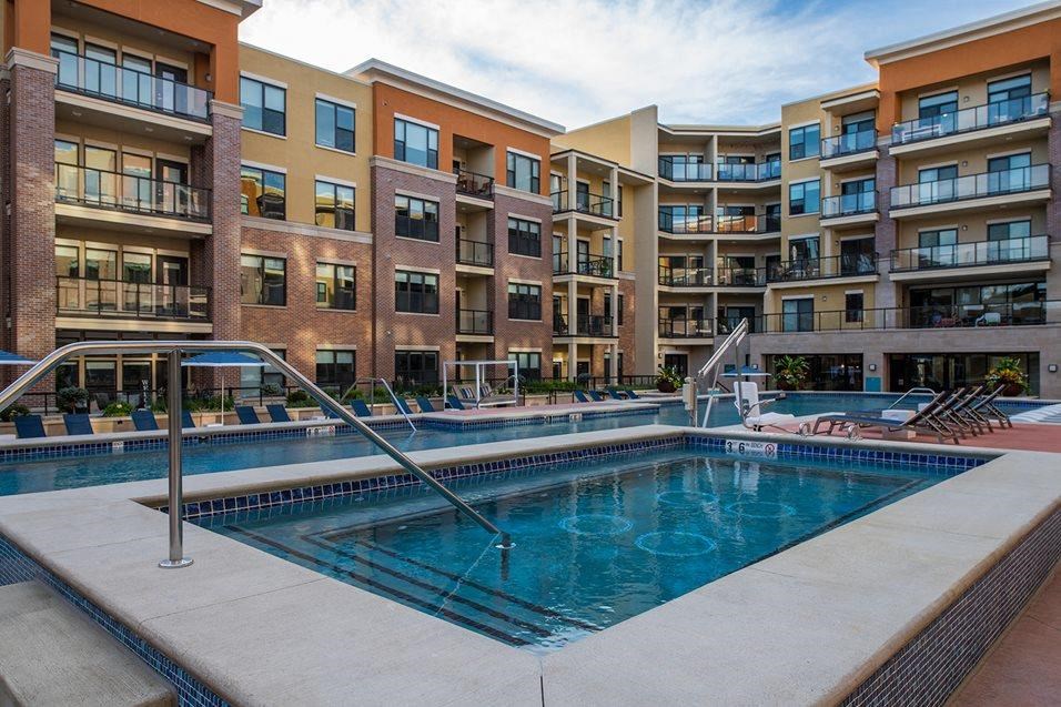 Pool deck at 44 Washington, Kansas City, Missouri