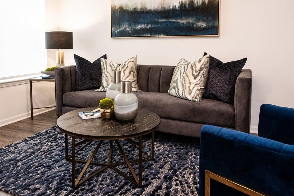 Couchat 44 Washington, Kansas City, MO, 64111