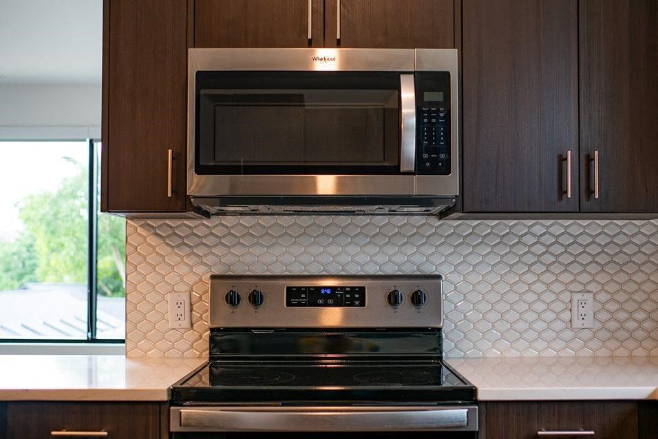 Appliances in kitchen at 44 Washington, Kansas City, Missouri