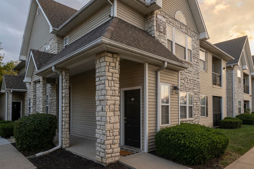 Pinnacle Pointe Apartments, 10460 Pflumm Rd, Lenexa, KS - RentCafe
