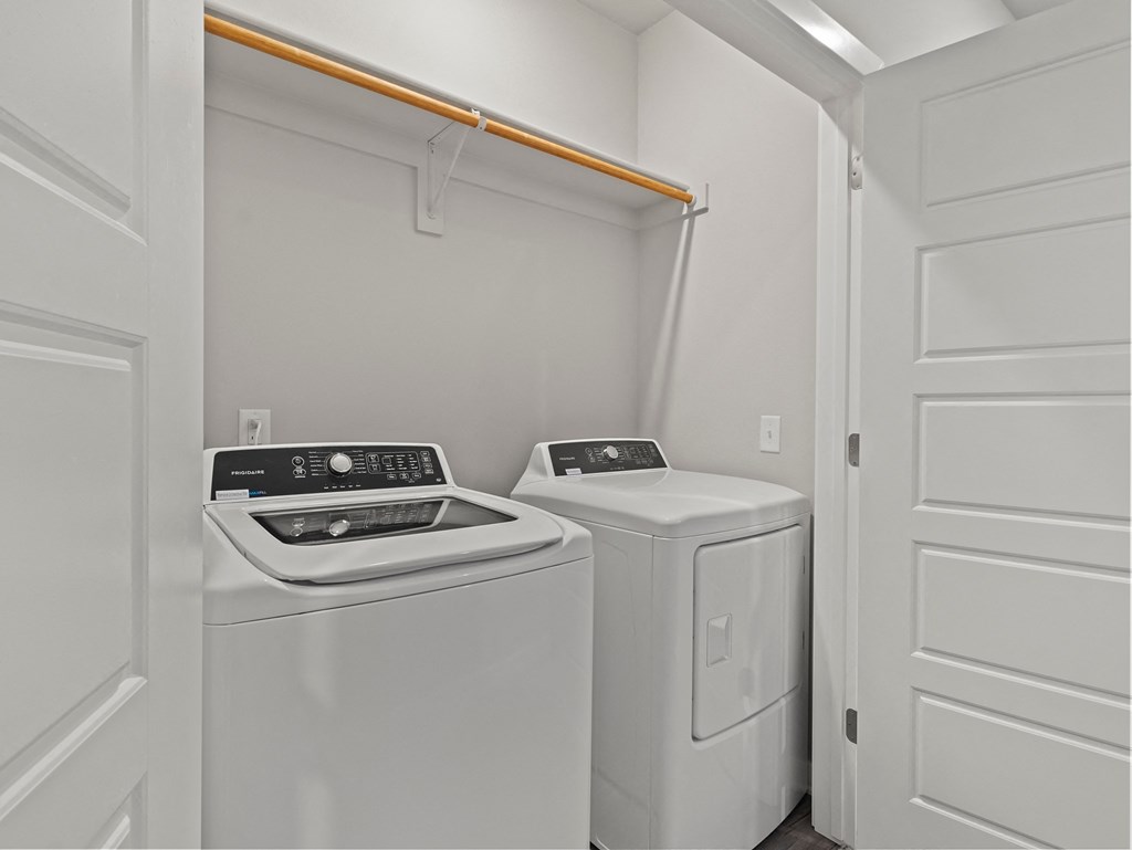 washer and dryer at Hillcrest Village, Arkansas, 72762