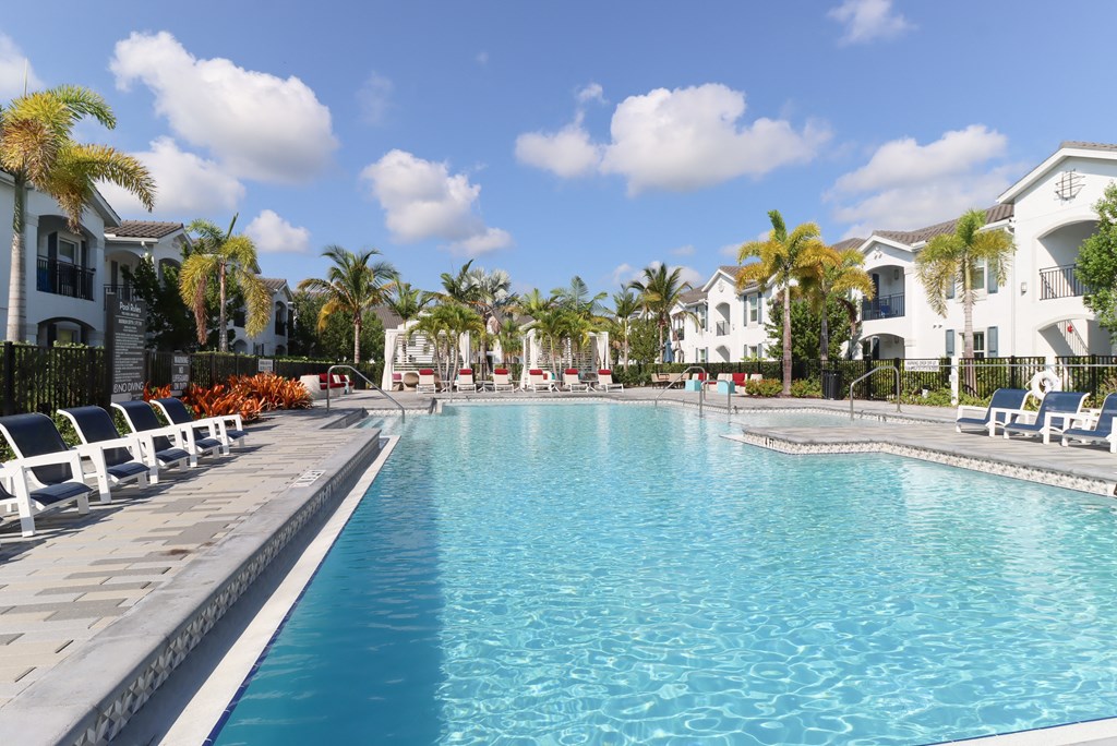 the swimming pool at the resort at longboat key club
