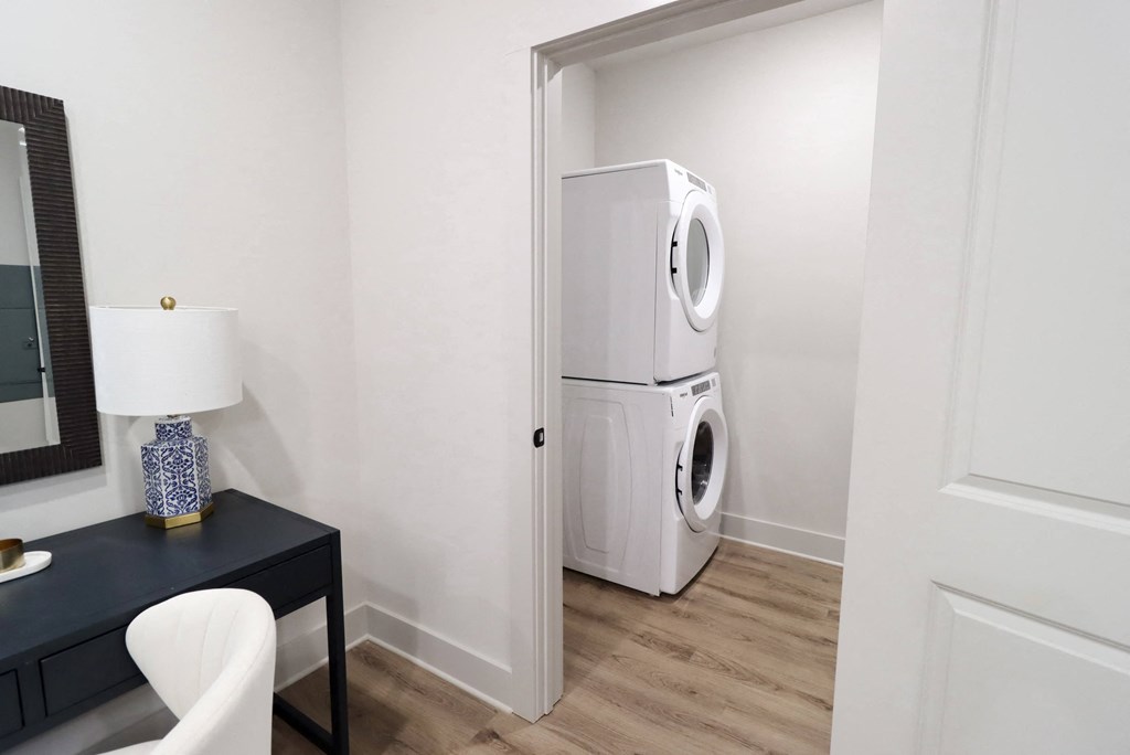 Laundry at The Crest at South Point Apartments, Davenport , Georgia