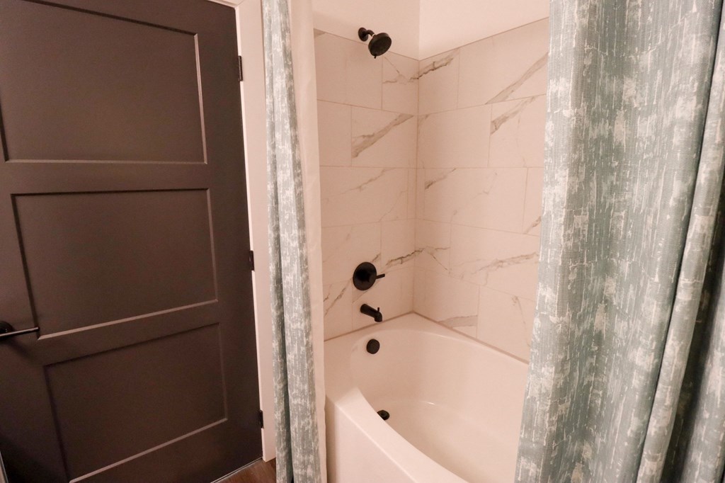 Bath at The Wren Apartments, Lawrenceville  30043