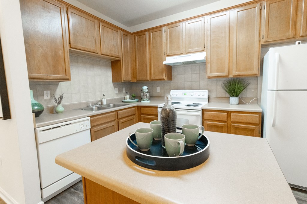 Apartment Home Kitchen with Kitchen Island Lawrenceville, GA