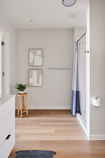 337 7th St W Studio-2 Beds Apartment for Rent - Photo Gallery 3