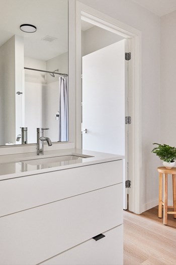 337 7th St W Studio-2 Beds Apartment for Rent - Photo Gallery 2