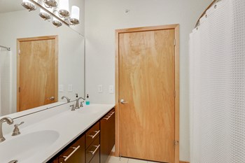 2900 Aldrich Ave S Studio-2 Beds Apartment for Rent - Photo Gallery 6