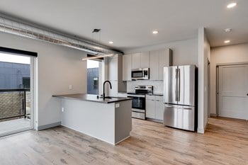 Featured image of post 1 Bedroom Flats Hampden Park / The studios and one bedroom apartments for rent at 2630 north hampden apartments are spacious and bright with natural light.