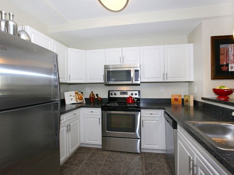Large 1 and 2 Bedroom Apartment Homes in Quincy MA-12 Highpoint Circle Quincy, MA 02169