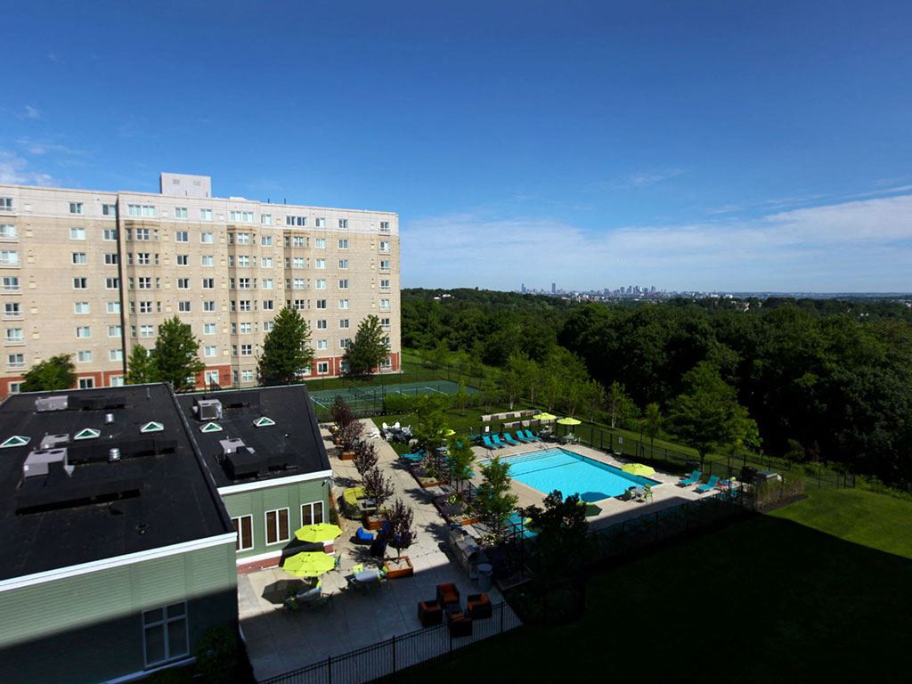 Luxury Apartments in Quincy MA, Shuttle to the MBTA to Downtown Boston-HighPoint Apartments
