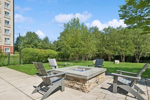 outdoor fireside retreat and social gathering area at HighPoint apartments