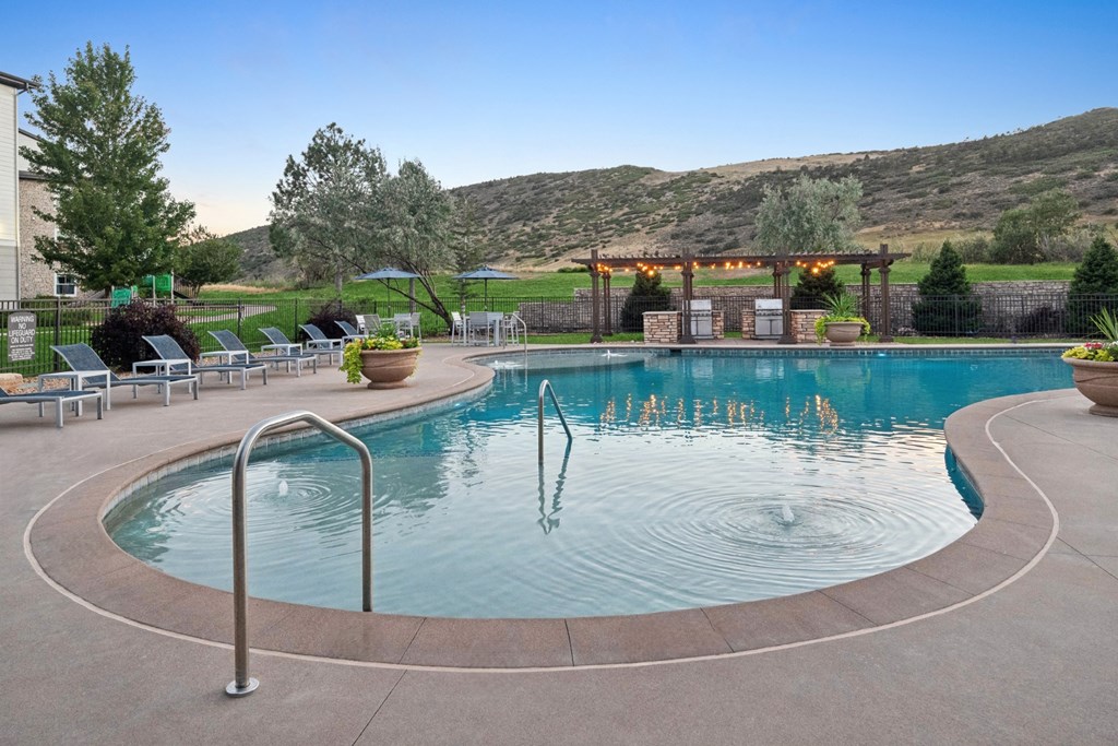swimming pool at Dakota Ridge apartments