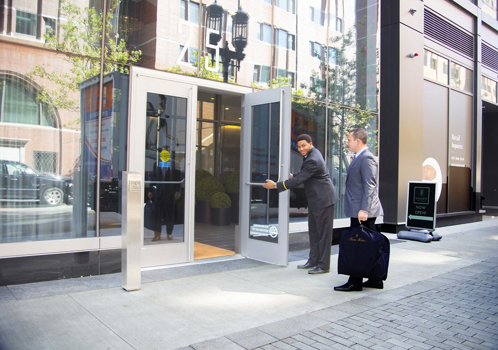 Boston Seaport Luxury Apartments with Door Service and Concierge