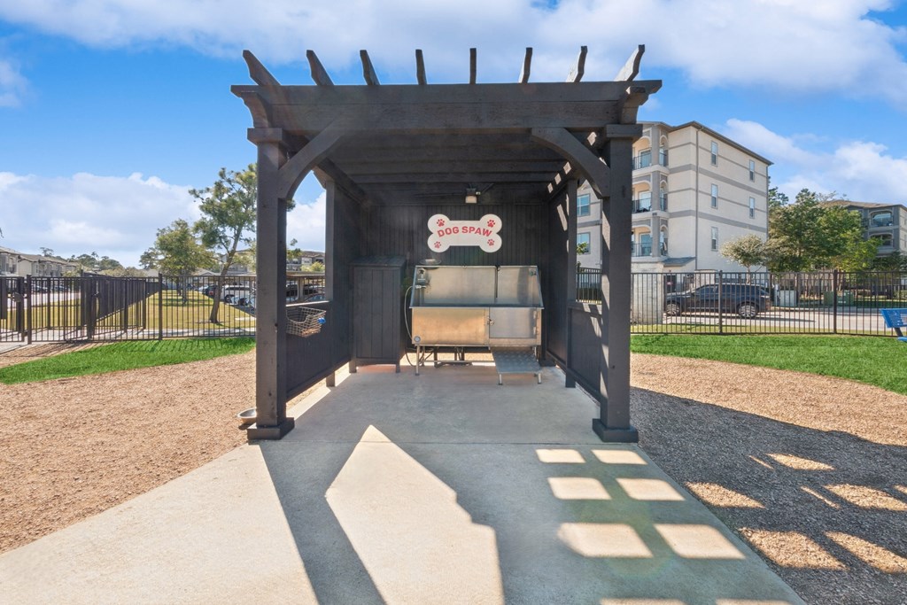 dog spa at Berkshire Woodland pet friendly apartments