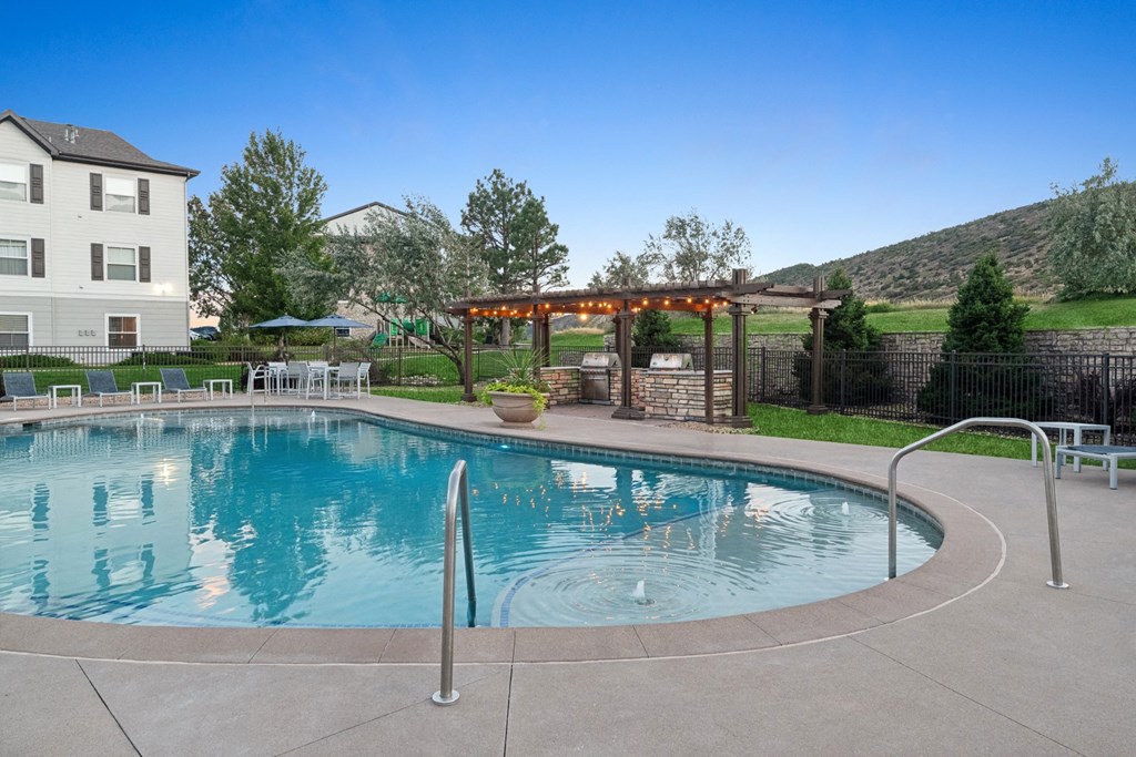 resort style swimming pool at Dakota Ridge apartments