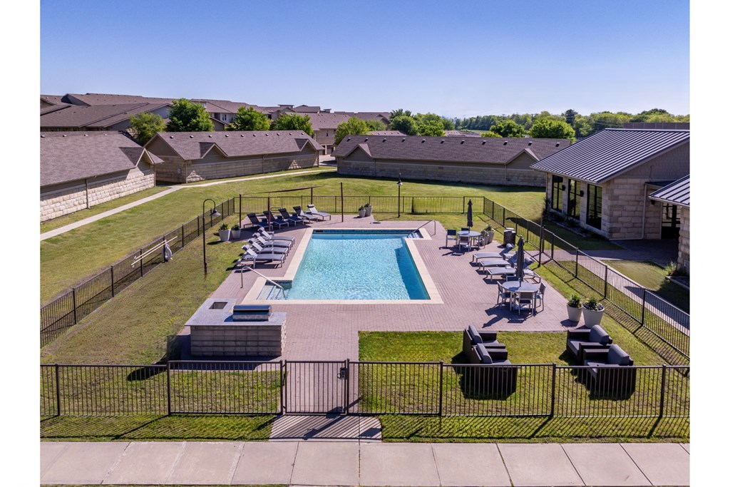 swimming pool at The Pradera apartments