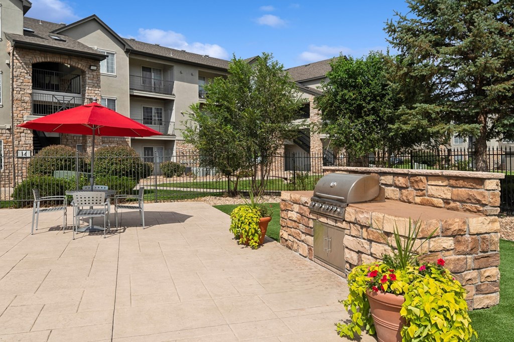 grilling area at Red Hawk Ranch apartments