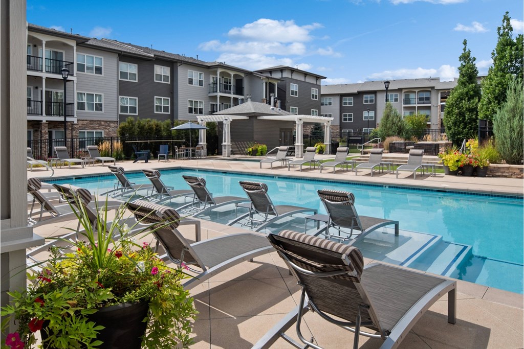 swimming at Carrick Bend apartments