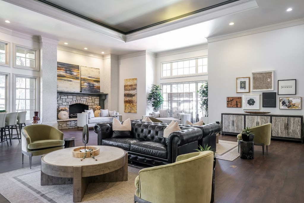 social lounge with plenty of conversation areas at Stoneleigh on Spring Creek apartments