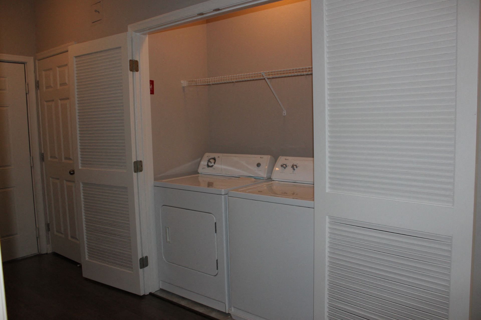Interiors Apartments with Washer Dryer near Branch Ave Metro Green Line MetroPlace at Town Center