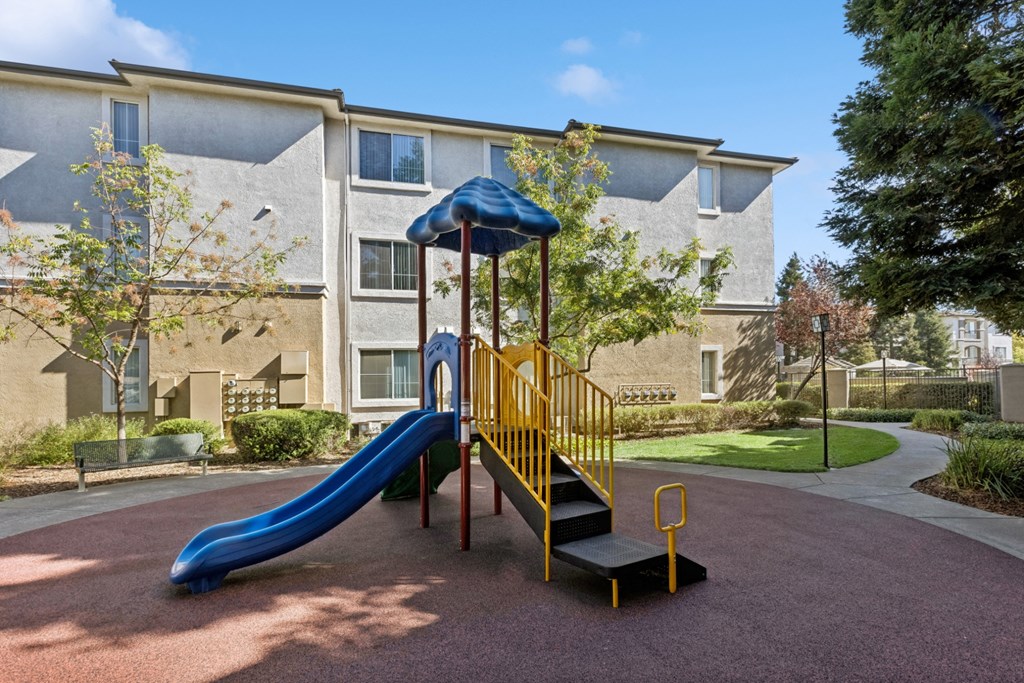 playground at Bridgeport Ranch apartments