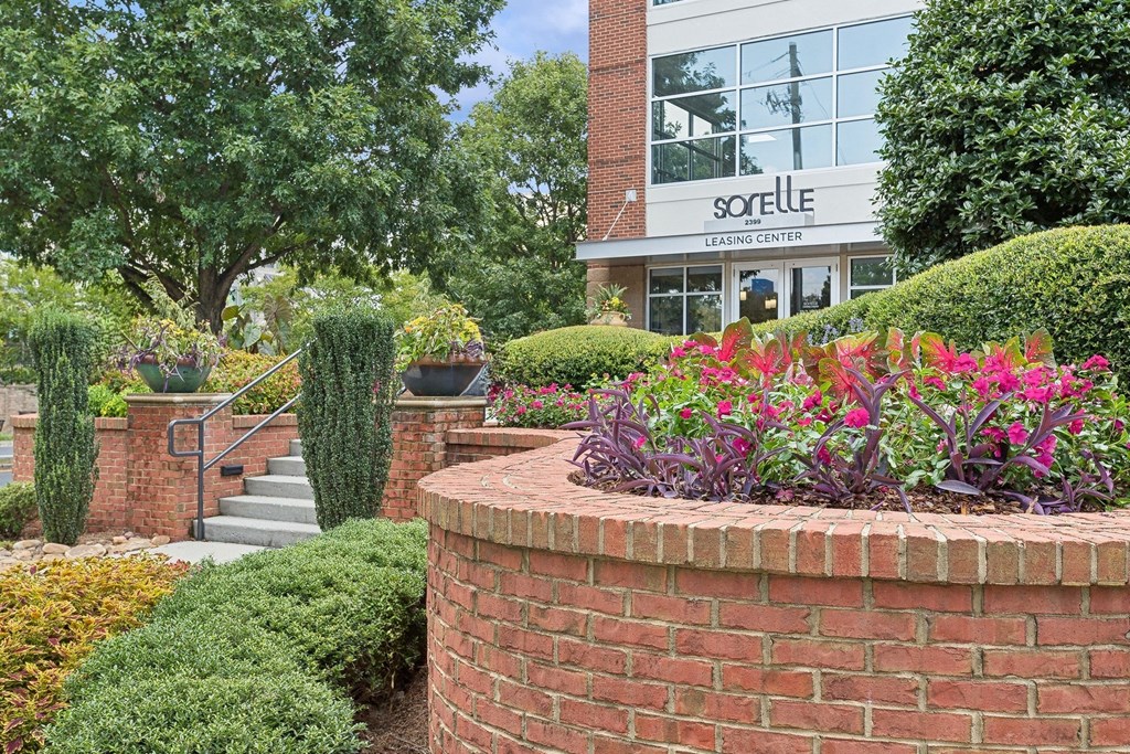 exterior view of Sorelle apartments Atlanta, GA 30324