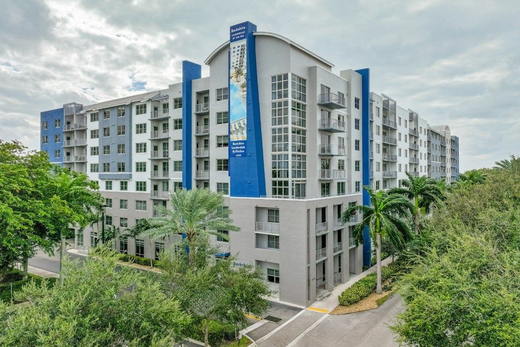 Berkshire Lauderdale by the Sea luxury apartments for rent