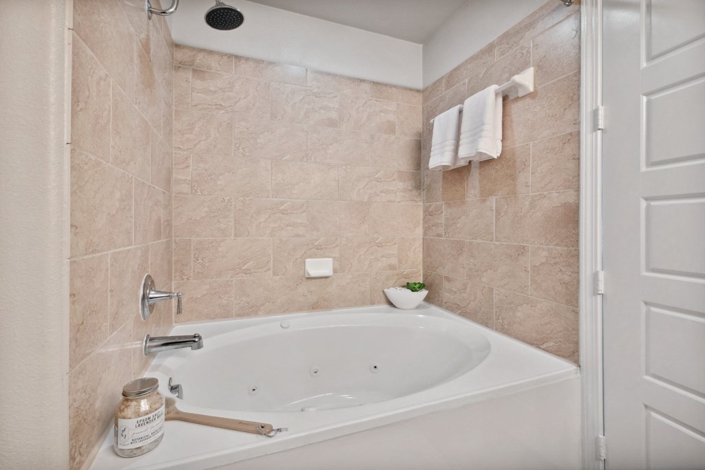 17_Berkshire Woodland_Bath_resized