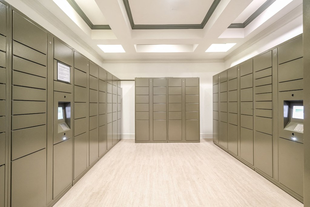 package center at Stoneleigh on Spring Creek apartments