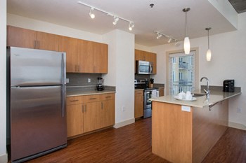 Modern Lightning at 2020 Lawrence, DENVER, Colorado - Photo Gallery 10