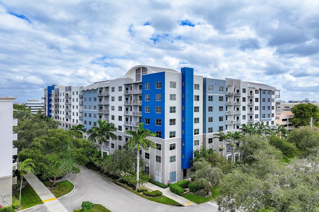 exterior view of Berkshire Lauderdale by the Sea apartments 2400 NE 65th St., Ft. Lauderdale, FL 33308