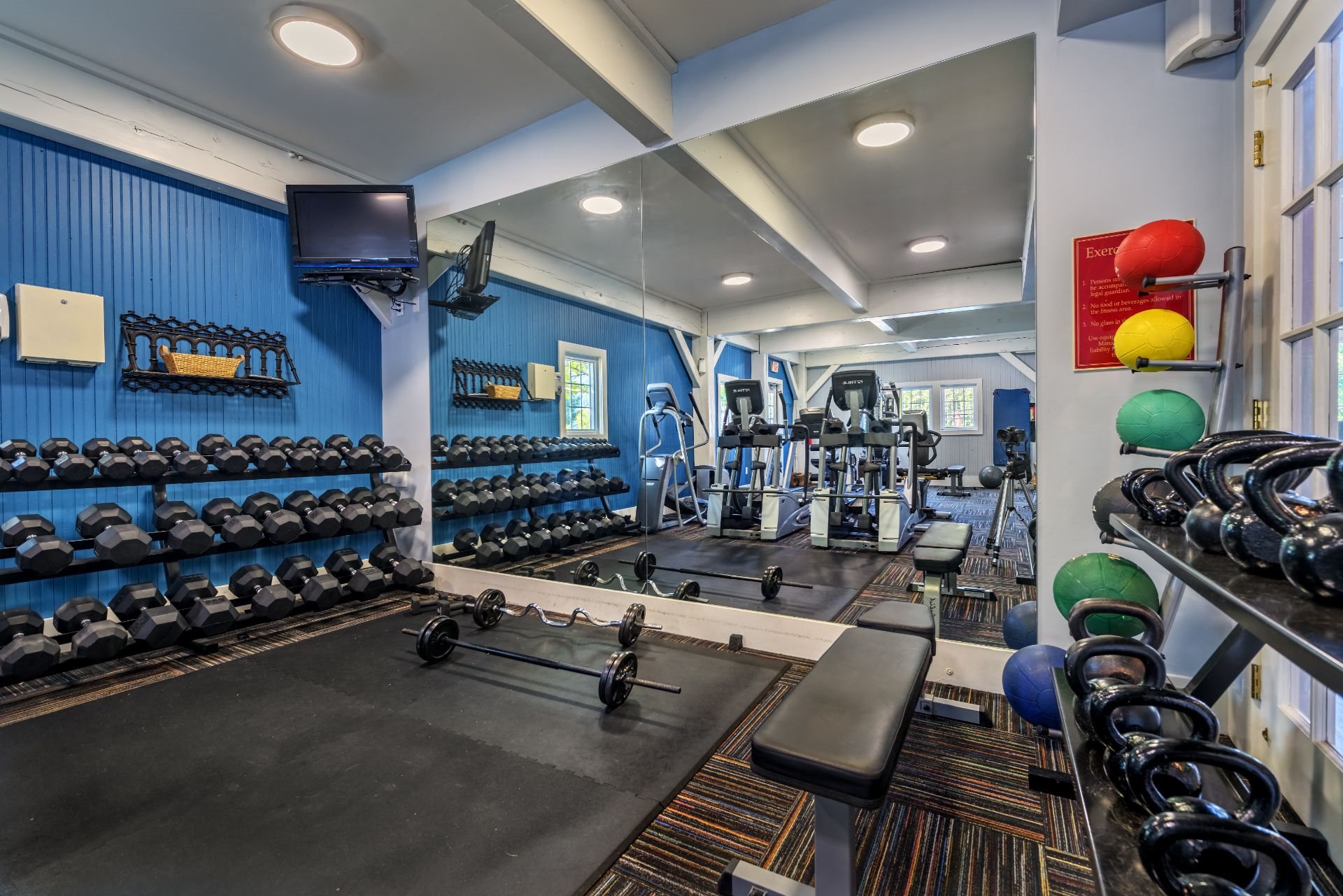 Amenities The Waterfront Apartments and Townhomes with Fitness and Cardio Center 611 E. Waterfront Drive, Munhall, PA 15120