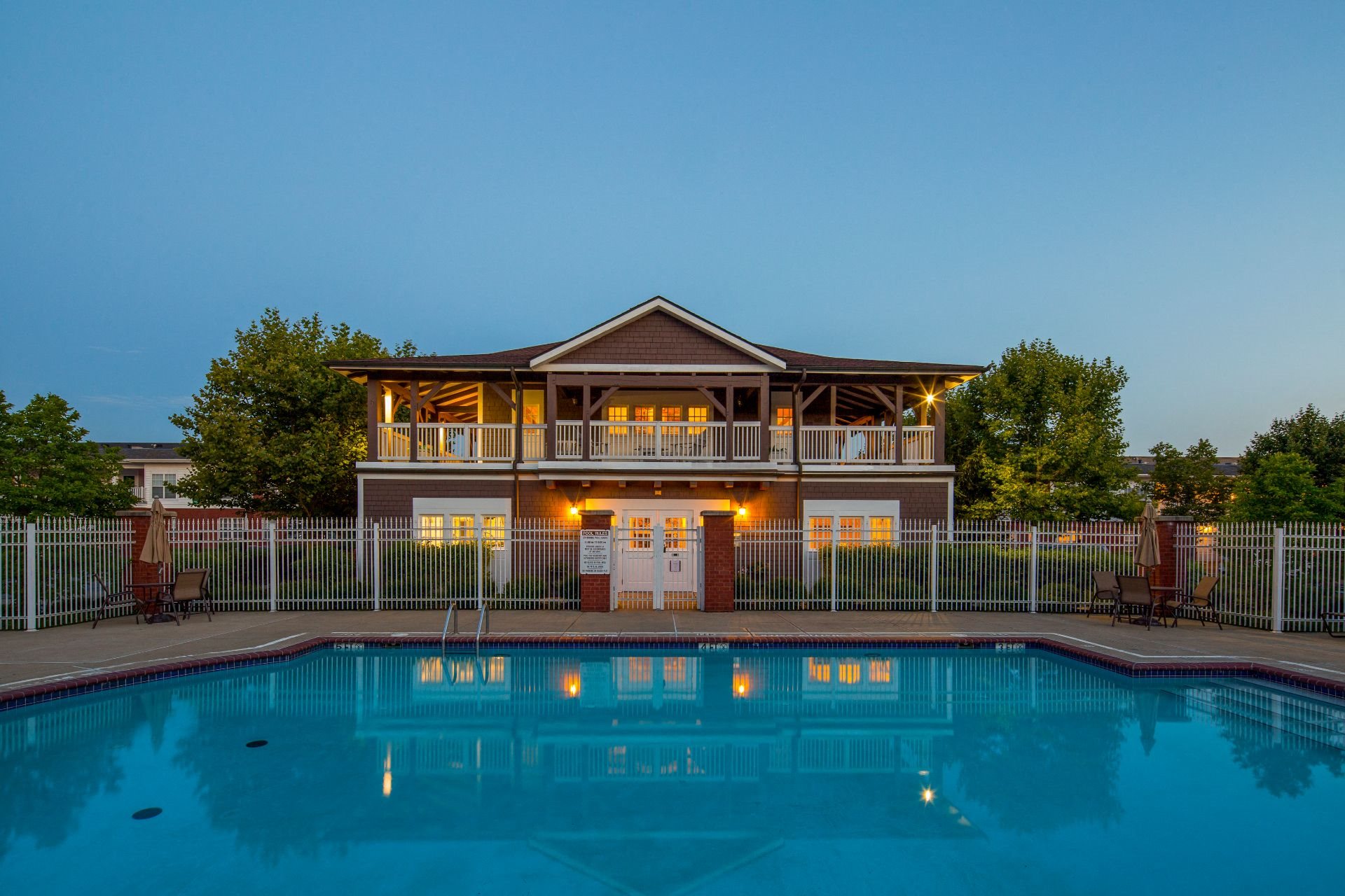 Amenities Luxury 1, 2 and 3 Bedroom Apartments and Townhomes with a Pool and Sundeck, 611 E. Waterfront Drive, Munhall, PA 15120