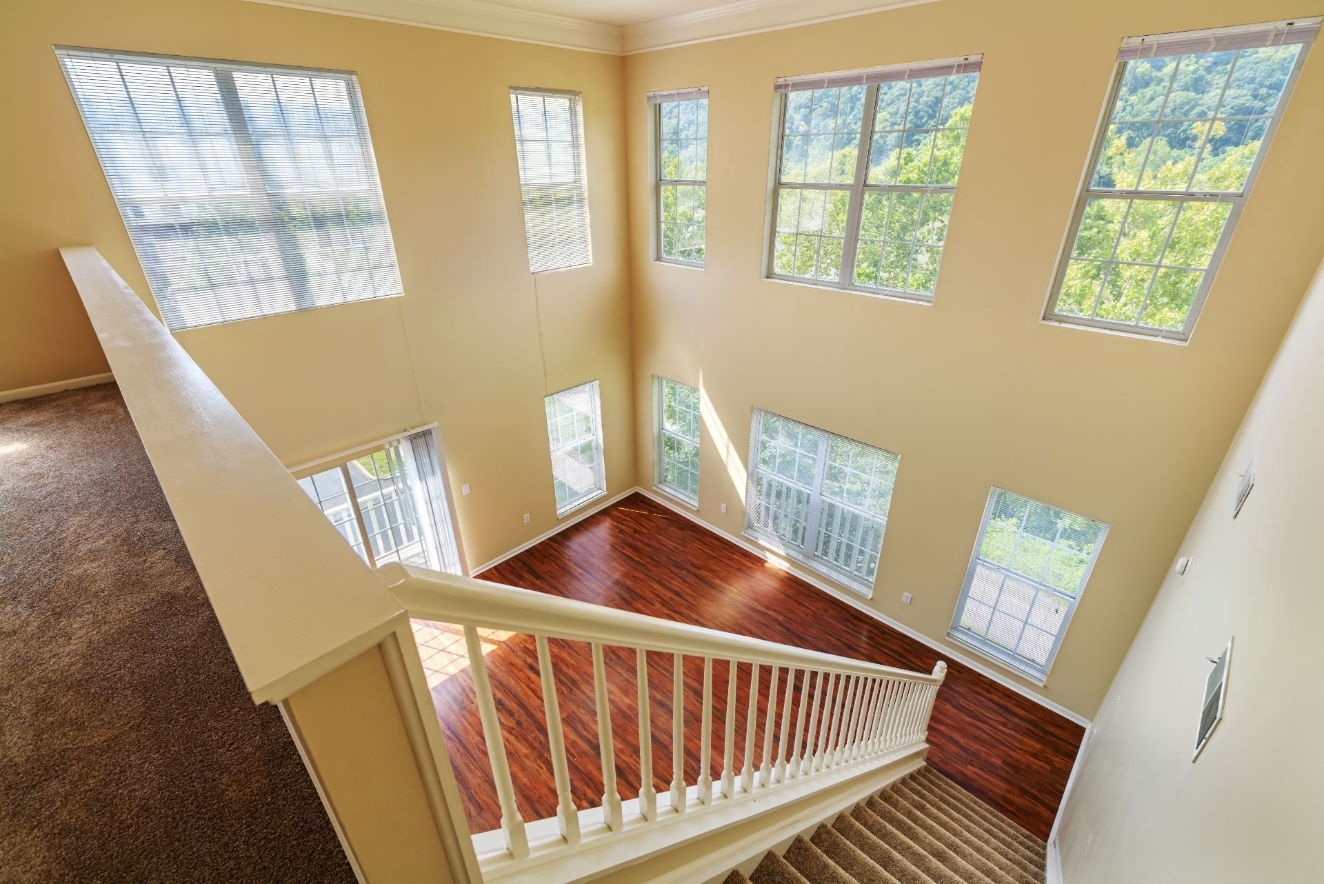 Interiors The Waterfront Pet-Friendly Apartments and Townhomes, 611 E. Waterfront Drive, Munhall, PA 15120