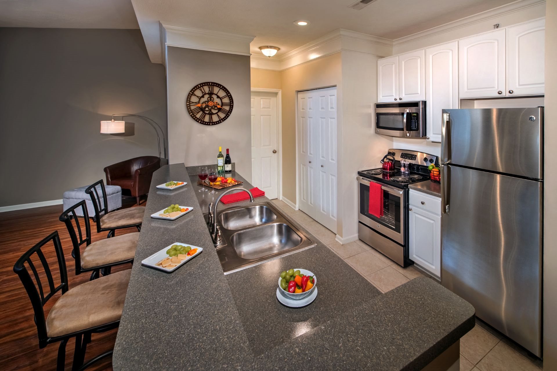 Interiors Luxury 1, 2 and 3 Bedroom Apartments and Townhomes with Open-Concept, Gourmet Kitchens, Stainless Appliances, Washer Dryer, and River Views, 611 E. Waterfront Drive, Munhall, PA 15120-The Waterfront