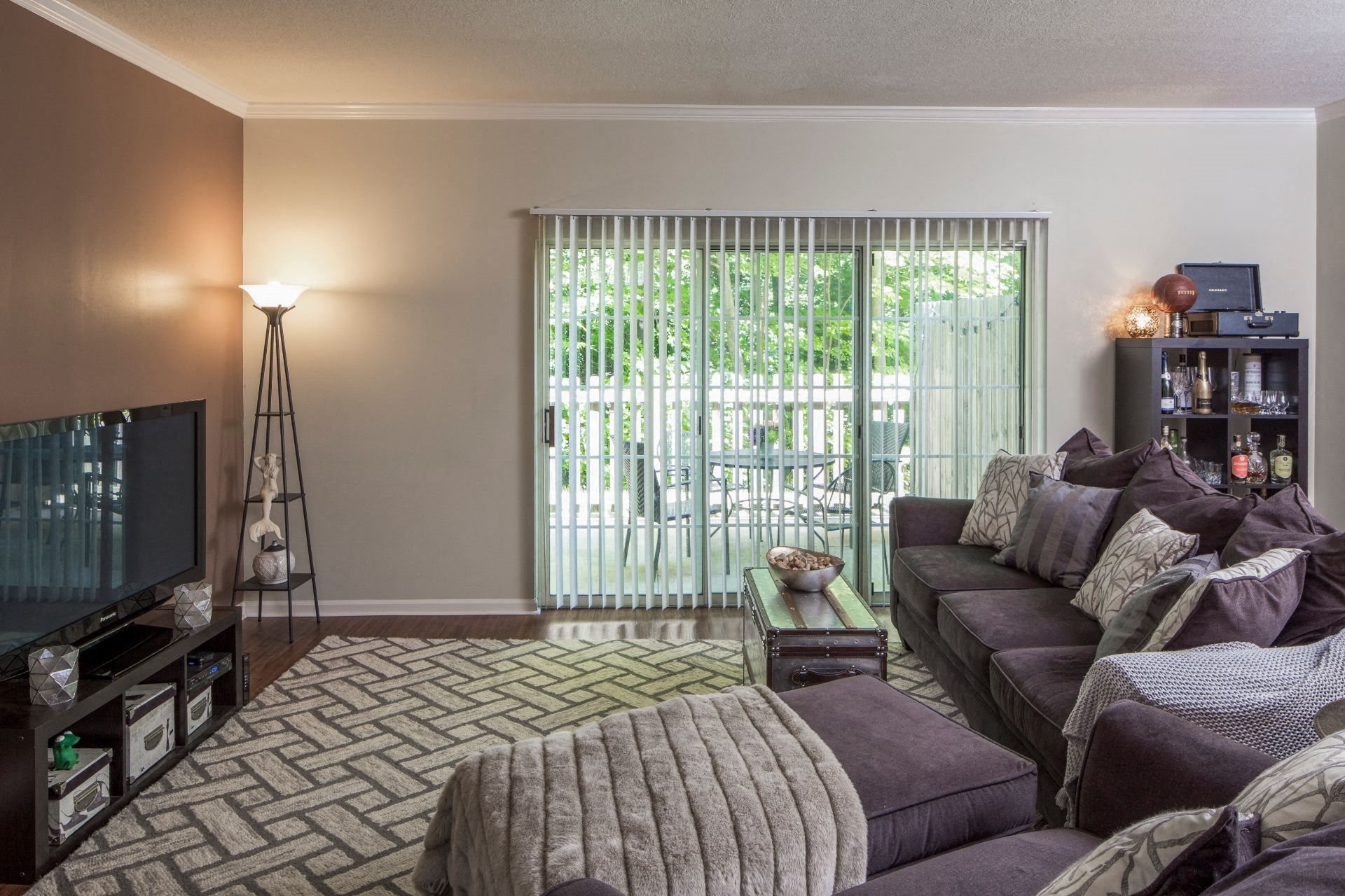 Interiors The Woods at Polaris Parkway Apartments and Townhomes with Patio 865 Glenmore Way Westerville OH 43082