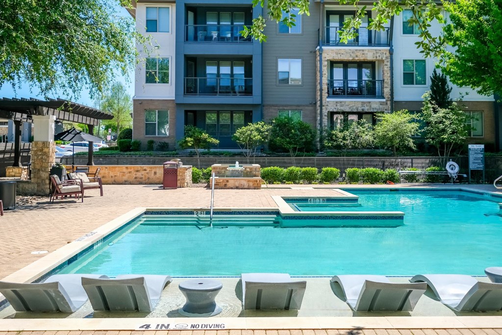 swimming pool at Berkshire Medical District apartments
