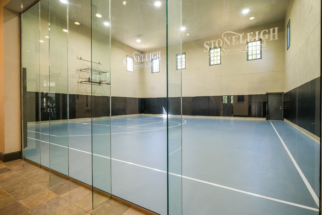 indoor sports court at Stoneleigh on Spring Creek apartments