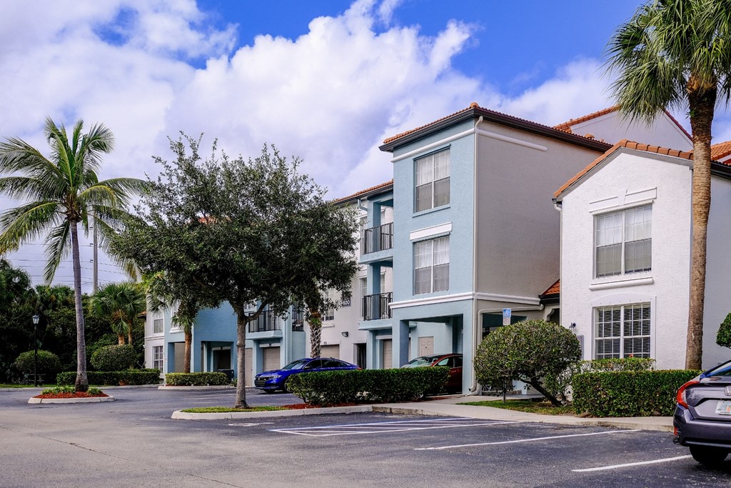exterior view of Sophia at Abacoa apartments 863 University Blvd., Jupiter, FL 33458