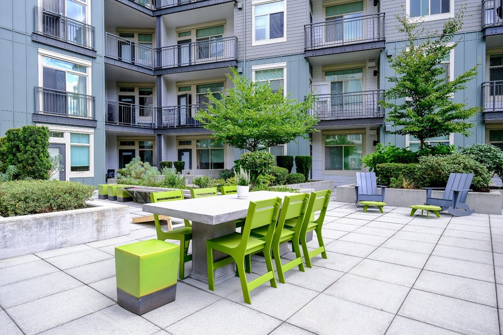 courtyard and social gathering areas at Elan Redmond apartments