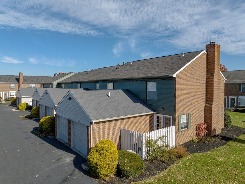 Heathermoor and Bedford Commons apartments with garage