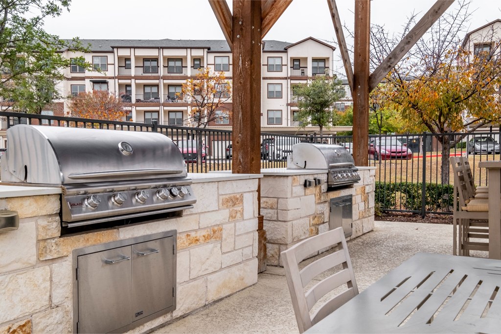 Outdoor Grill and Social Lounge at Berkshire Preserve