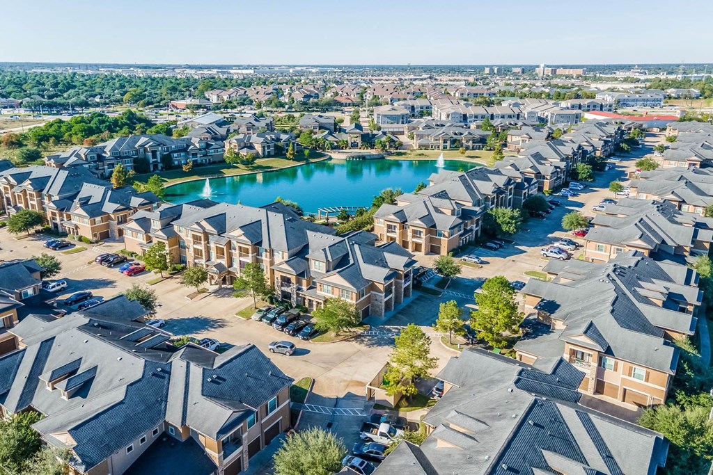 Falls at Copper Lake apartments in Houston, TX